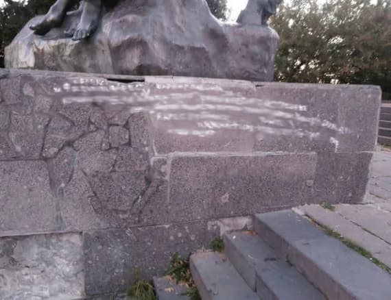 Вандалам приглянулся памятник Пересвету в Брянске