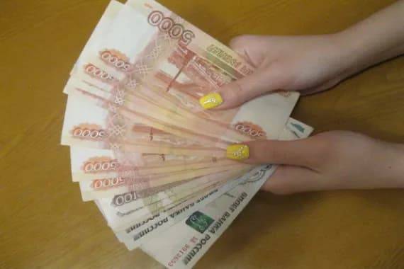 В брянском ТЦ «Куб» две продавщицы присвоили себе 750 тысяч рублей