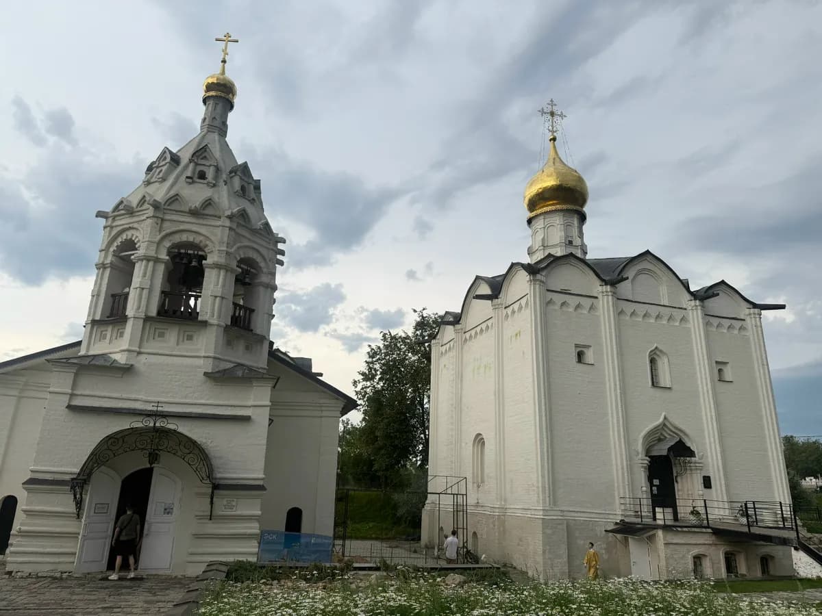В Брасово рабочие завершают реконструкцию 250-летнего храма