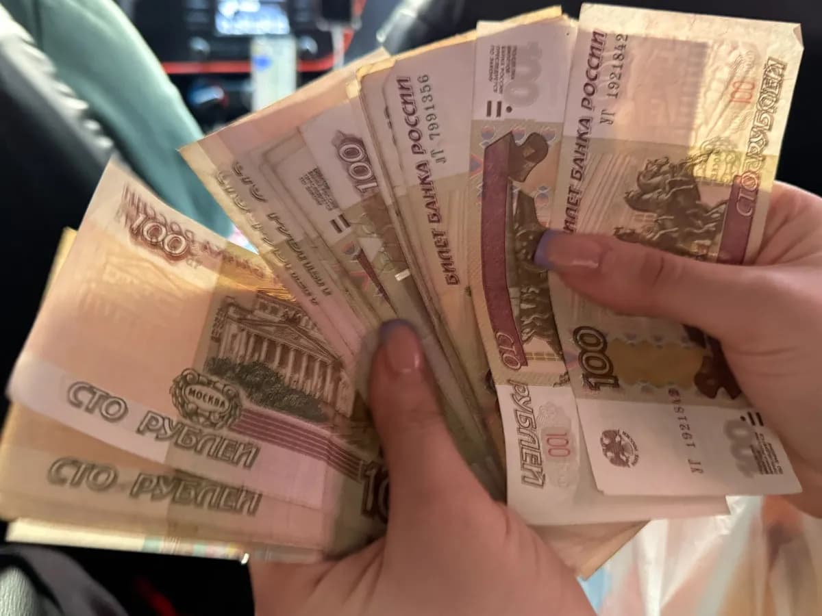 В Унечском районе предприятие обязали выплатить сотруднику долг по зарплате