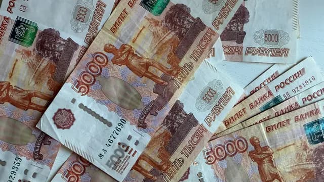 В Брянской области двух сотрудников «Брянскэнерго» осудили за взятки