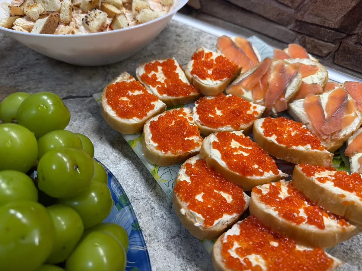 Красная икра по 115 рублей удивила: в чем подвох необычного продукта из «Светофора»