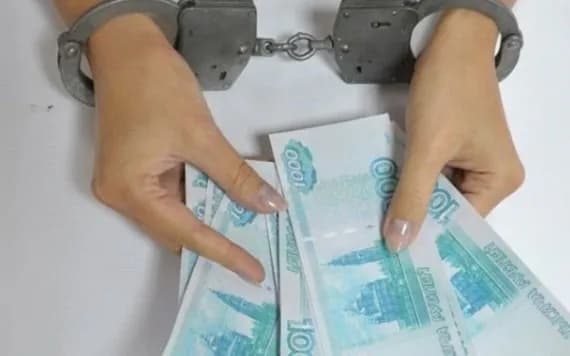 В Брянске женщина украла у гостеприимного знакомого 4500 рублей