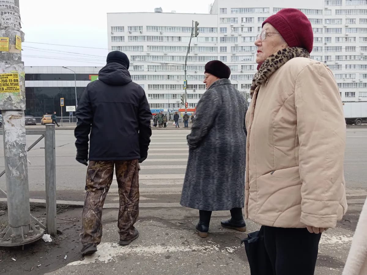 В Сельцо Брянской области пенсионеров научили защищаться от телефонных мошенников