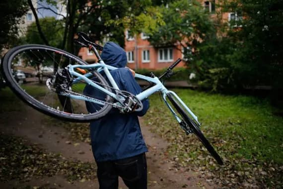 Нетрезвый житель Клинцов похитил у 14-летнего мальчика велосипед
