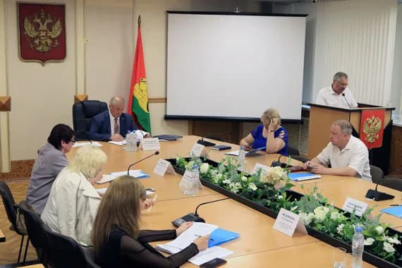 В Брянске направили 528 млн рублей на подготовку школ и детских садов