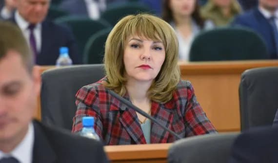 Сенатор Галина Солодун вручила почетную грамоту Генеральному директору БМЗ