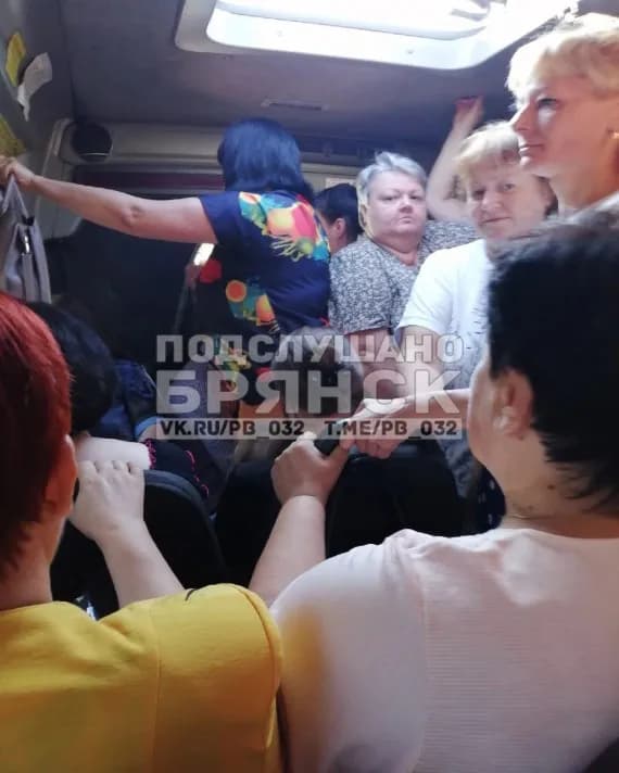 Жительница Брянска пожаловалась на забитые маршрутки