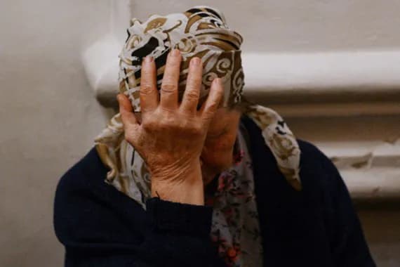 Под Клинцами мужчина на два часа запер 71-летнюю мать в бане
