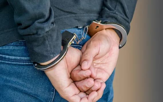 В Сураже рецидивист украл у спящего знакомого микроволновку и мультиварку
