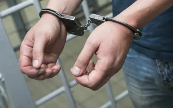 Брянец предложил полицейским купить у него маковую солому