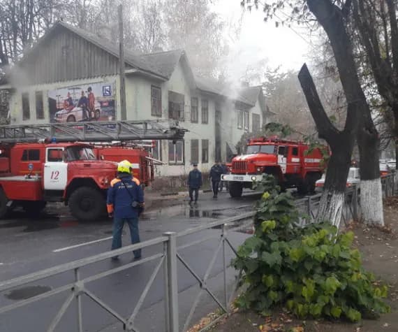 На улице Советской в Брянске потушили пожар в бараке