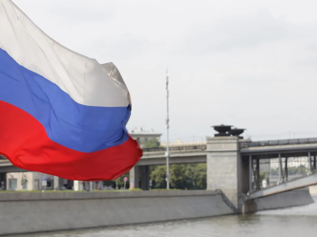 Руководители Брянска поздравили жителей с Днем России