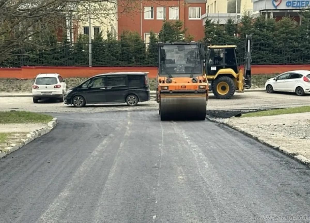 «Брянскавтодор» приступил к укладке асфальта на Калинина