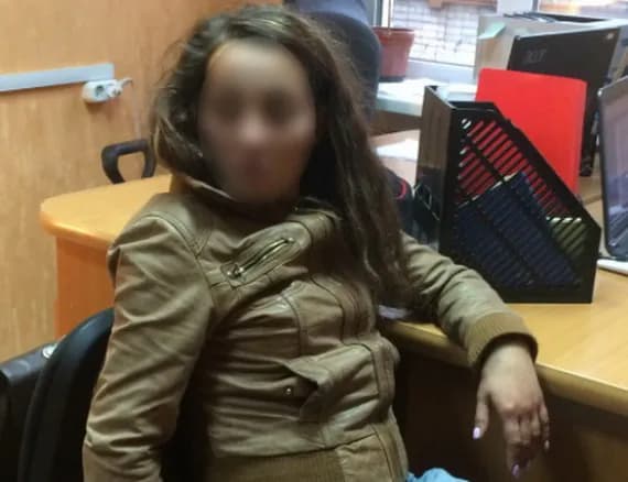 На площади Партизан в Брянске подростки задержали воровку