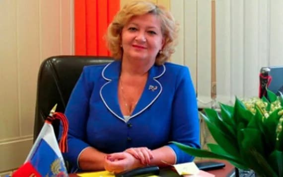 Брянскую чиновницу, подозреваемую в получении крупной взятки, выпустили из-под стражи