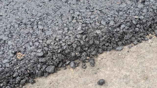 В Брянской области прокуратура потребовала взыскать убытки за срыв ремонта дороги