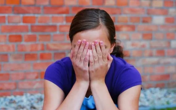Под Клинцами женщина угрожала убить одноклассницу её дочери
