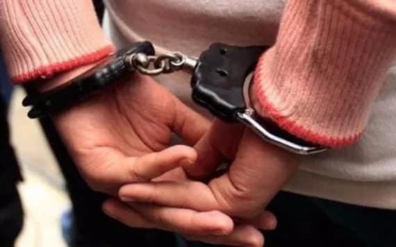 Жительница Клетни украла две иконы у забывчивого мужчины